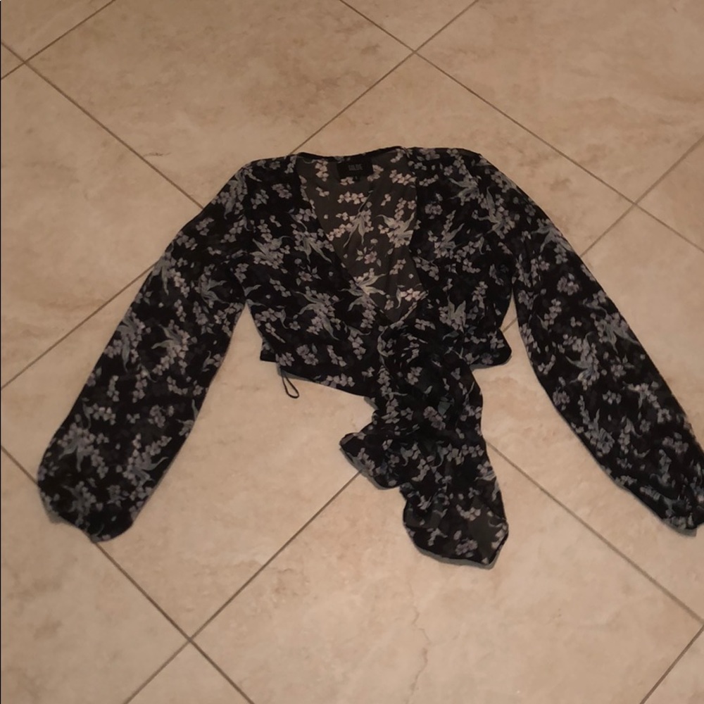 Tie long sleeve blouse